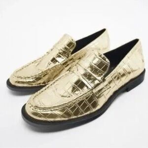 Zara Gold Textured Loafers
